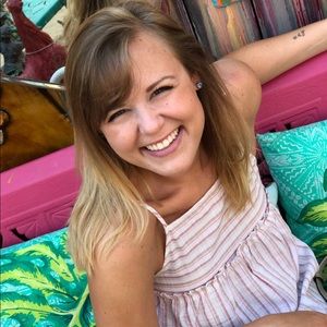 Meet your Posher, Becca